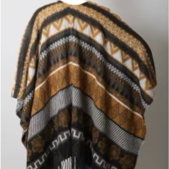 Shawl, Wrap,Tassel Southwest Ruana in Brown - Picture 3 of 3